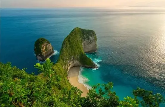 Nusa Penida Kelingking Beach Bali